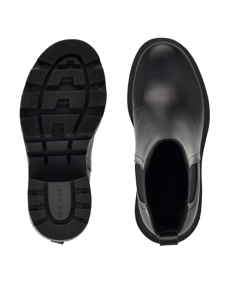 Sembilan Sepatu Boot Sol Lug Chelsea Bentuk Barat