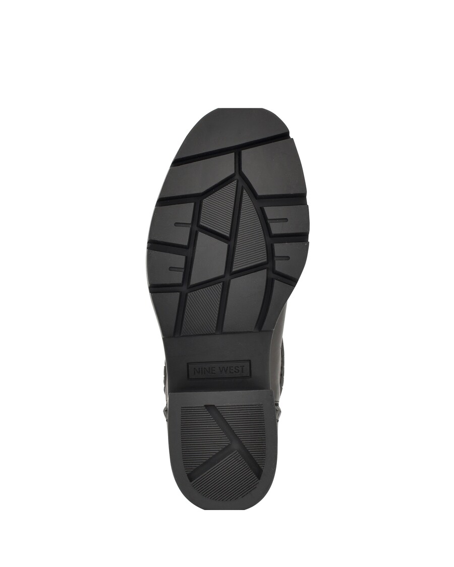 Devyni Laisvalaikio Bateliai