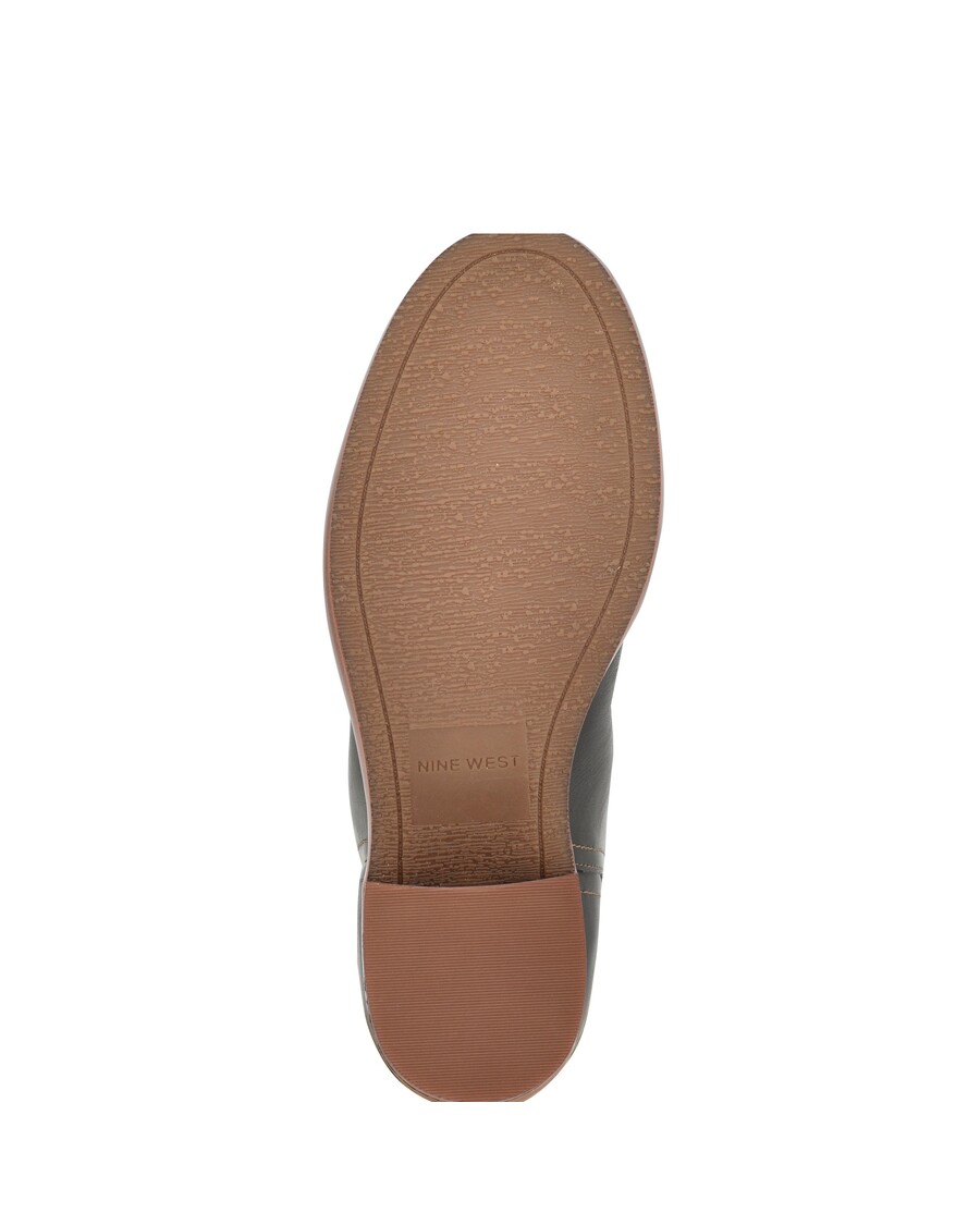 مصمم بكعب عريض من Nine West Hecee