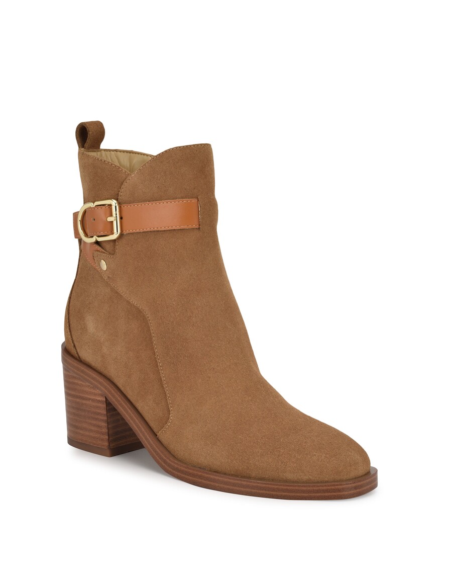 تسعة غرب بابيتو مصممة