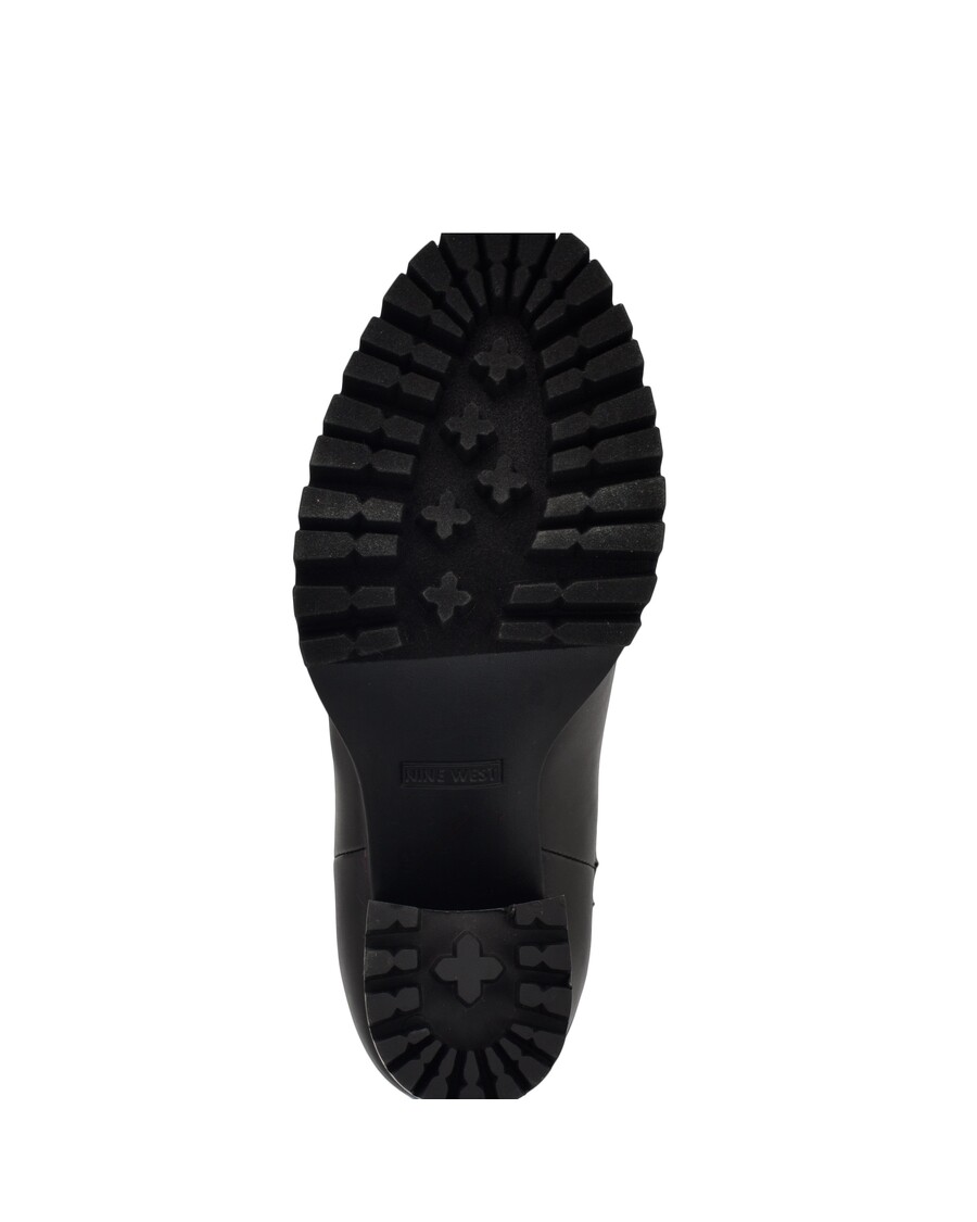 Deväť Západných Kort Topánok Na Podošve