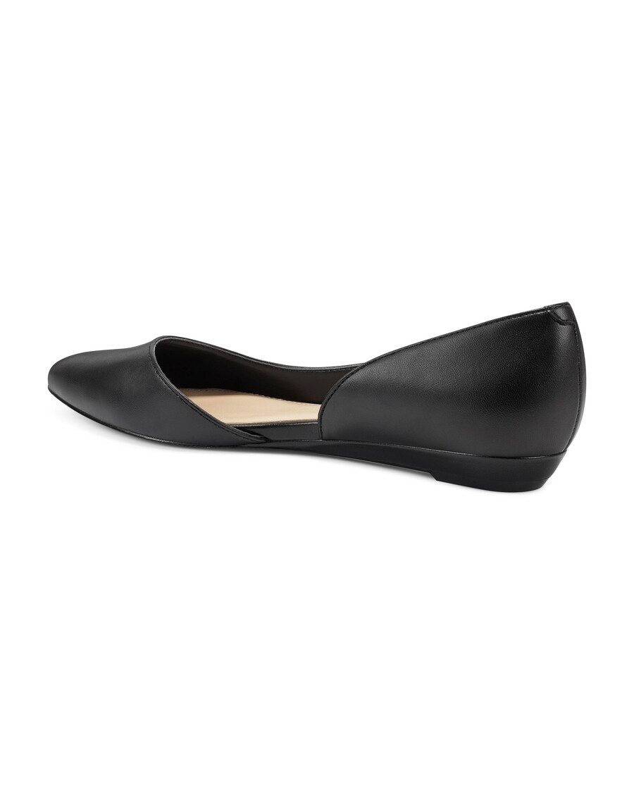 Kilenc West Saige D'orsay Lakás