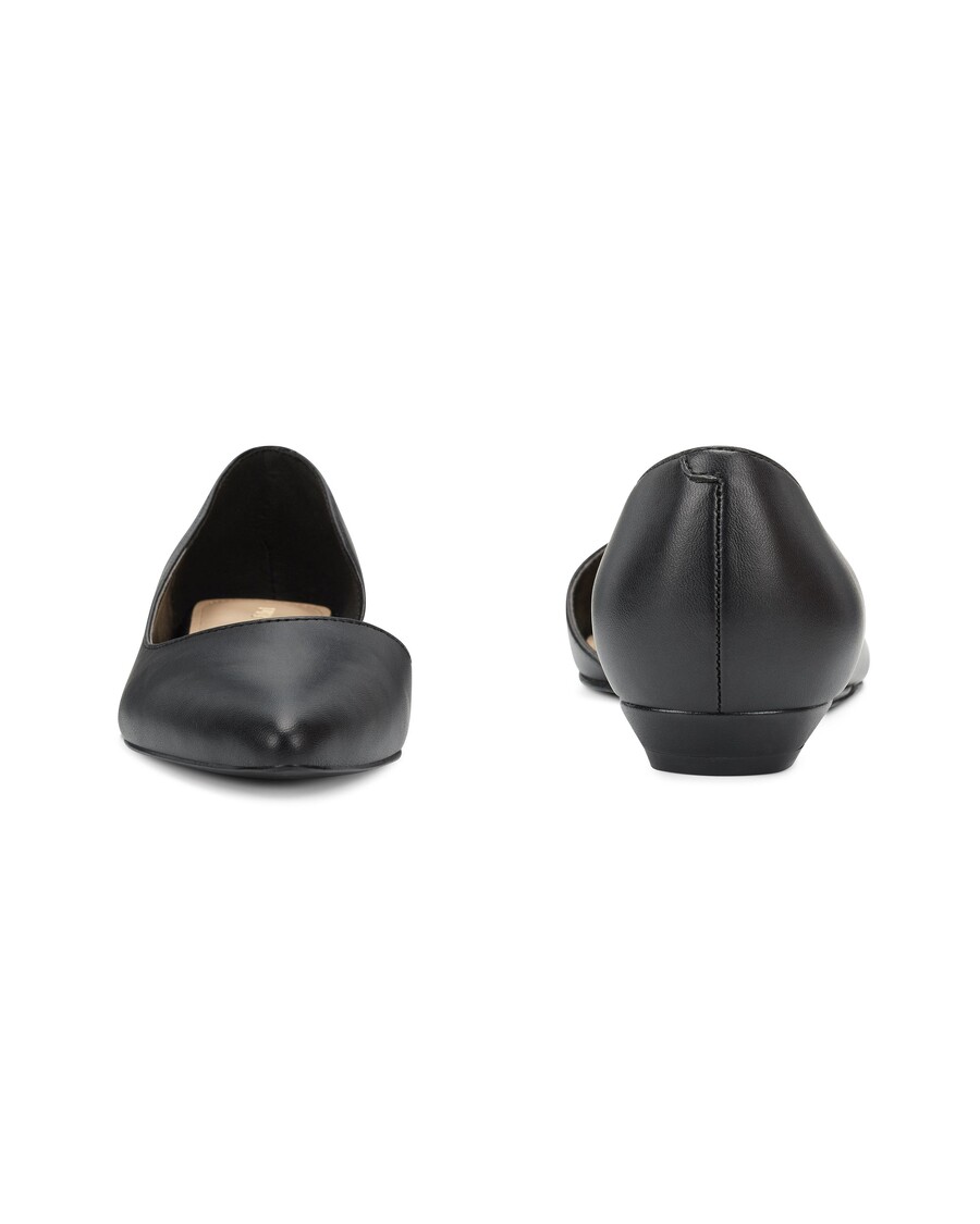 Kilenc West Saige D'orsay Lakás