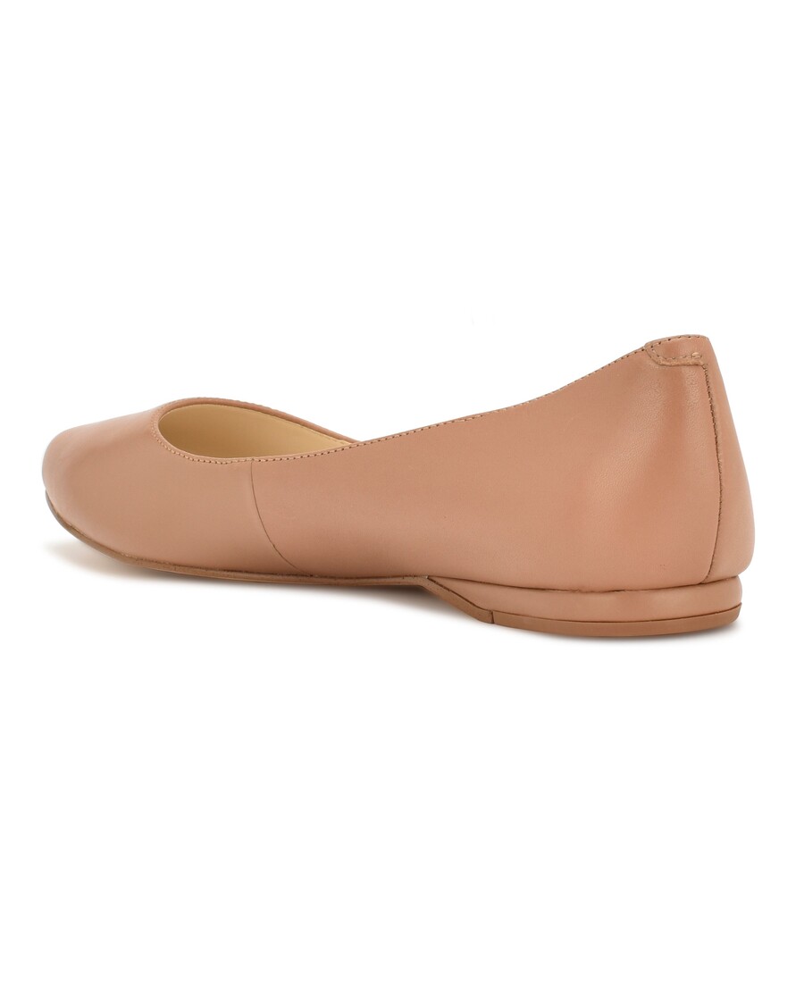 Deväť Mandľových Paličiek Na Západe