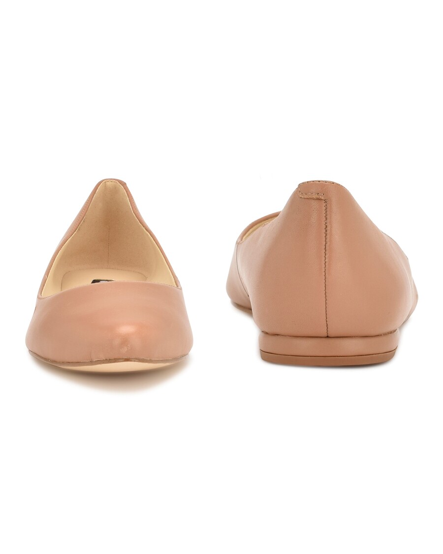 Deväť Mandľových Paličiek Na Západe