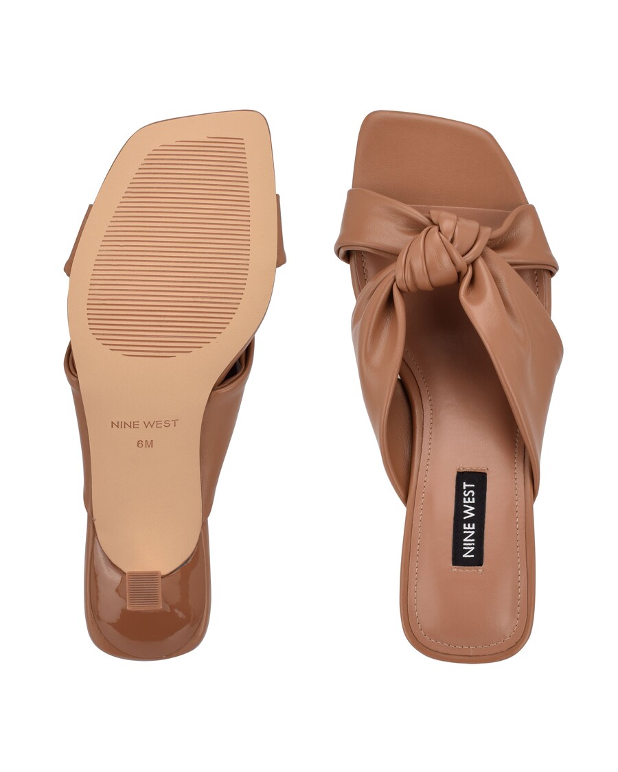 Нине вест дипа сандале са клизачем на пету