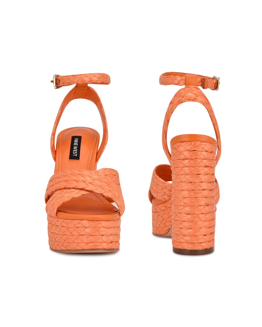 صندل ذو نعل فعلي من ناين ويست هادين