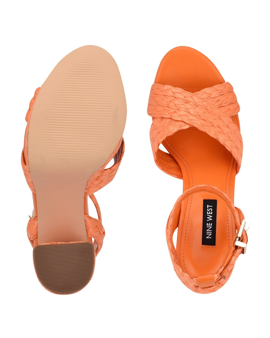 صندل ذو نعل فعلي من ناين ويست هادين