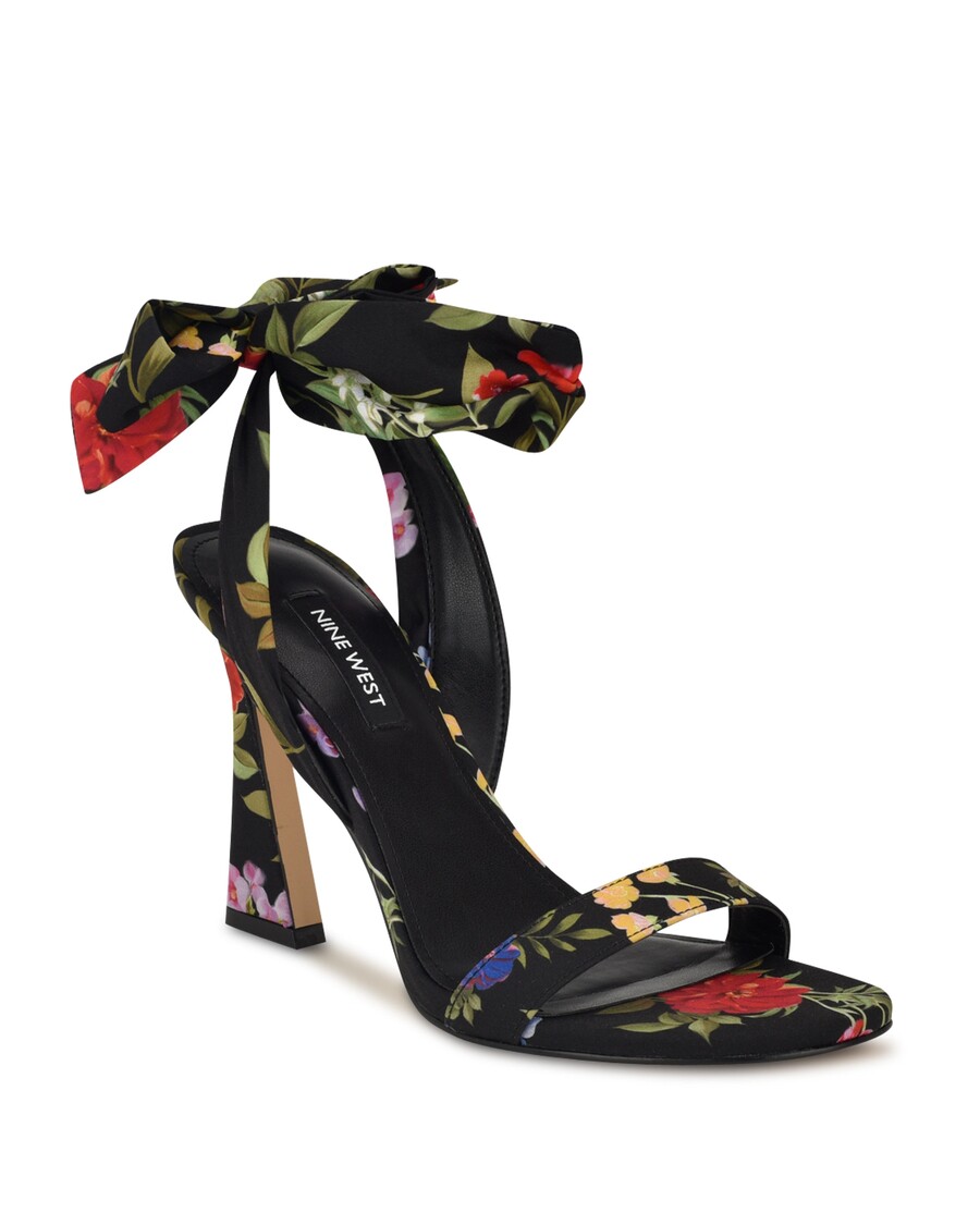 Sandały Na Obcasie Z Zapięciem Na Kostce Dziewięć West Kelsie