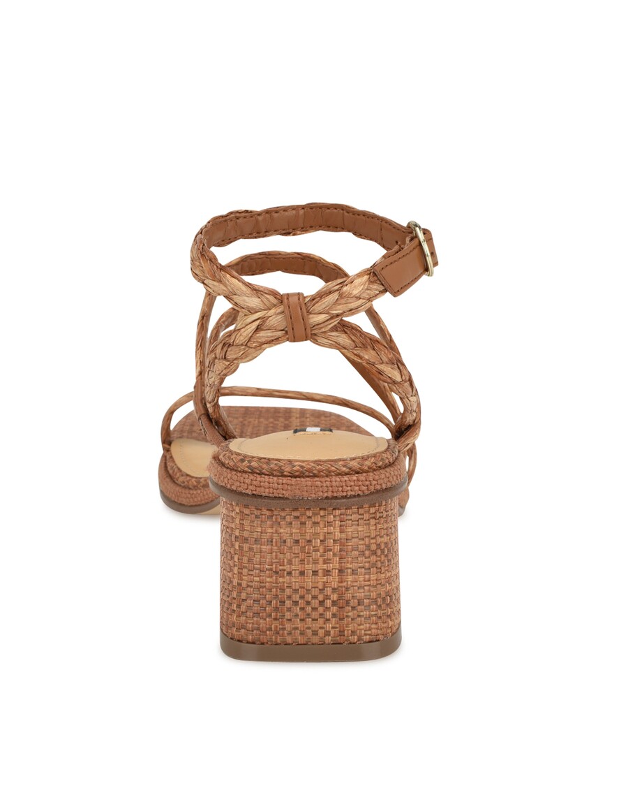 صندل بكعب عريض من ناين ويست إيمولي