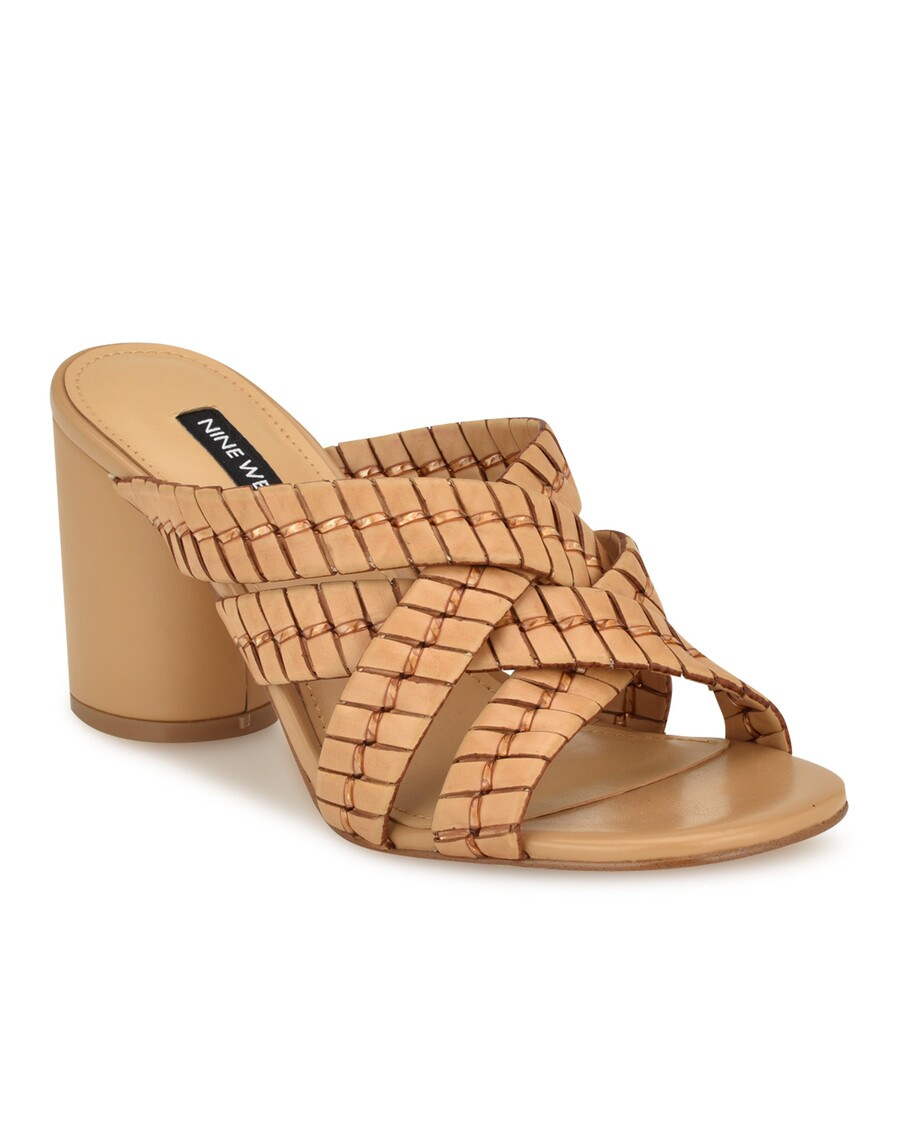 Deväť Západných Remienkových Sandálov S Podpätkom