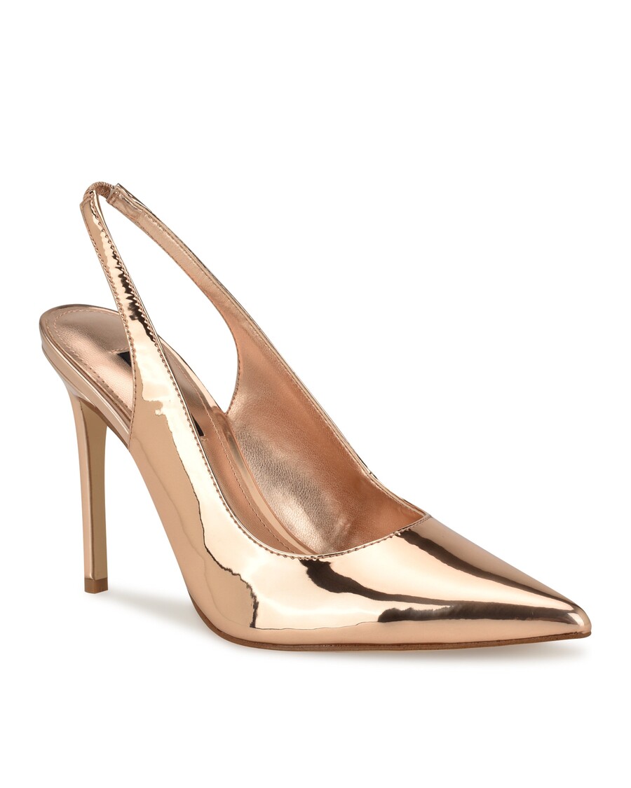 Yhdeksän Länsihöyhenen Teräväkärkistä Slingback-pumppua