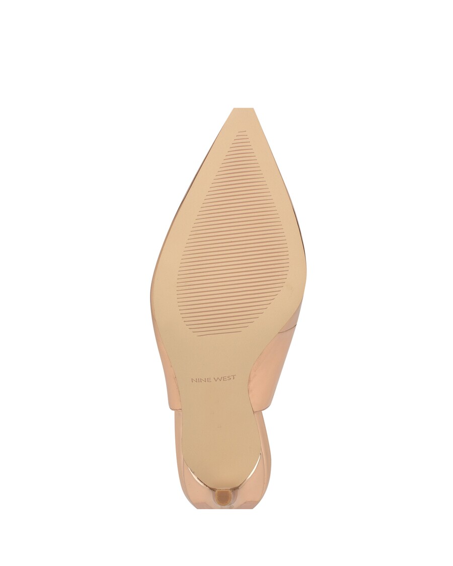 Yhdeksän Länsihöyhenen Teräväkärkistä Slingback-pumppua