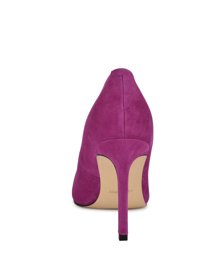 Sembilan Pompa Pakaian Oraye Barat