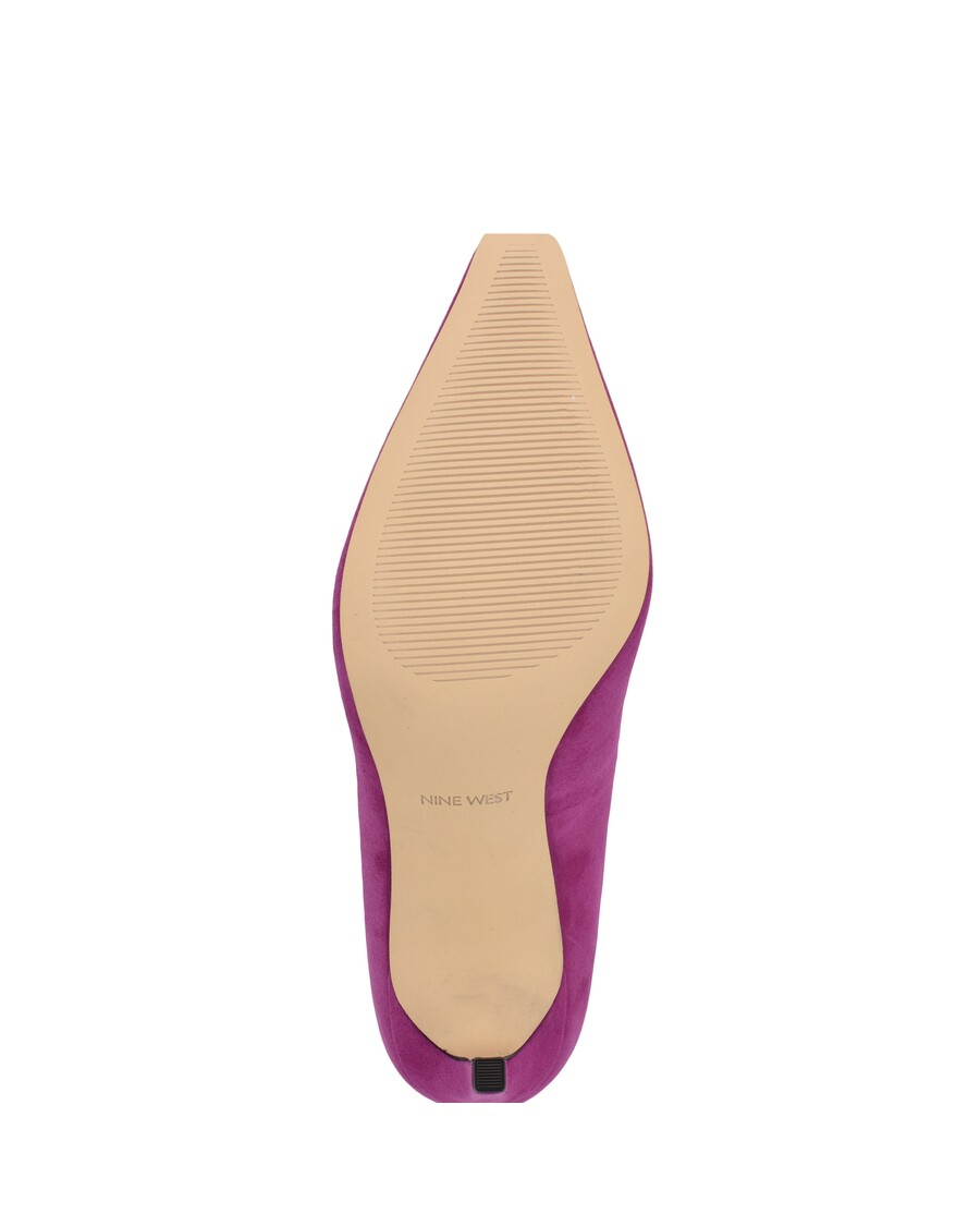 Sembilan Pompa Pakaian Oraye Barat