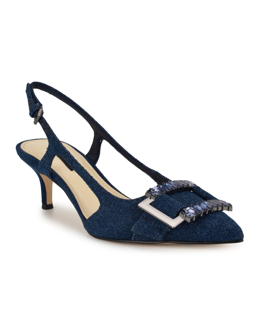 девет западни панталони с остри пръсти