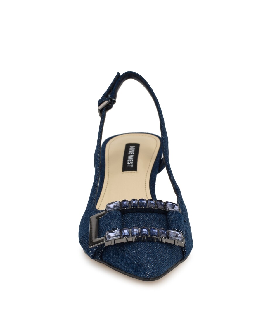 девет западни панталони с остри пръсти