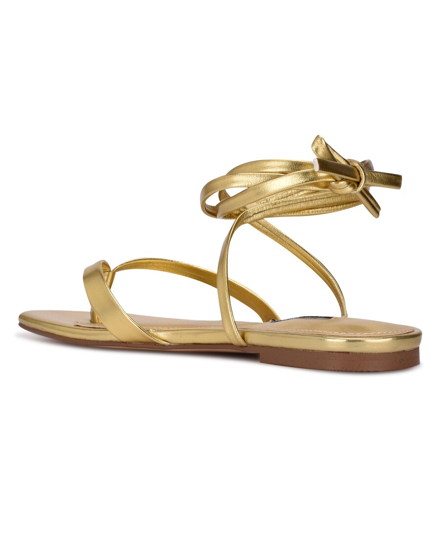 סנדלים סוללים לעטוף את הקרק של חדשות תשע מערב