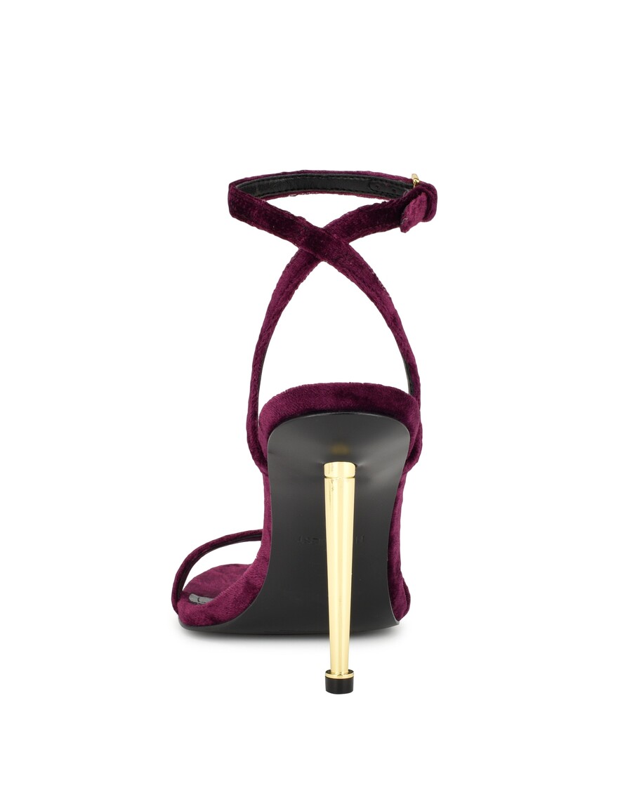 Sandały Dziewięć West Reina Z Paskami Na Kostce