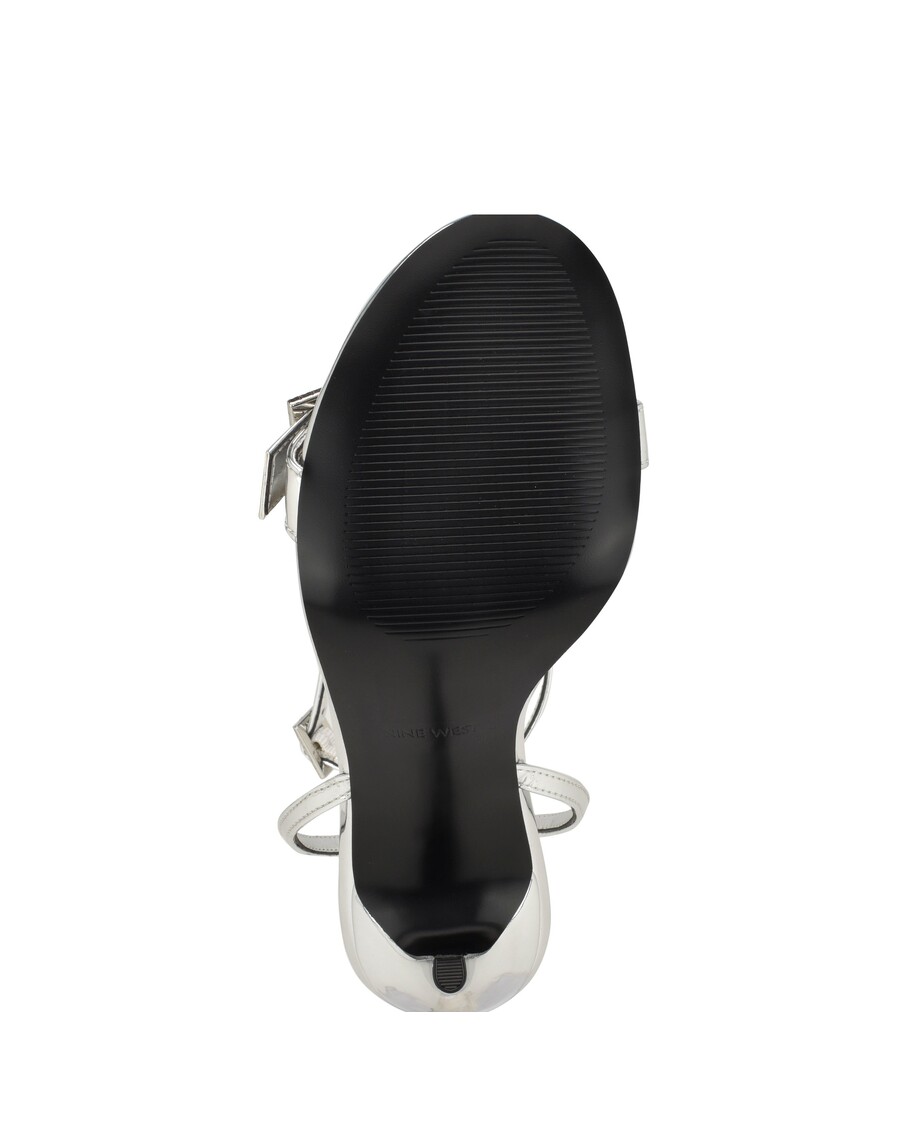 Devynios Vakarų Moros Suknelės Basutės