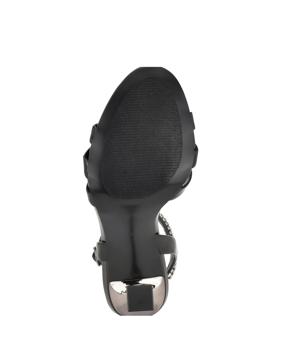 Deviņas Rietumu Noras Kleitas Sandales