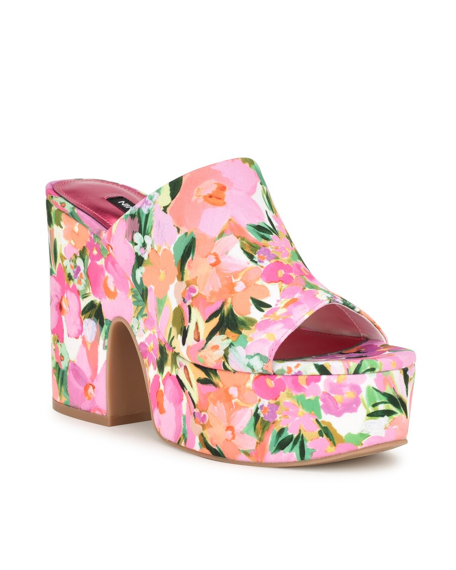 صندل منزلق بمنصة من Nine West Olley