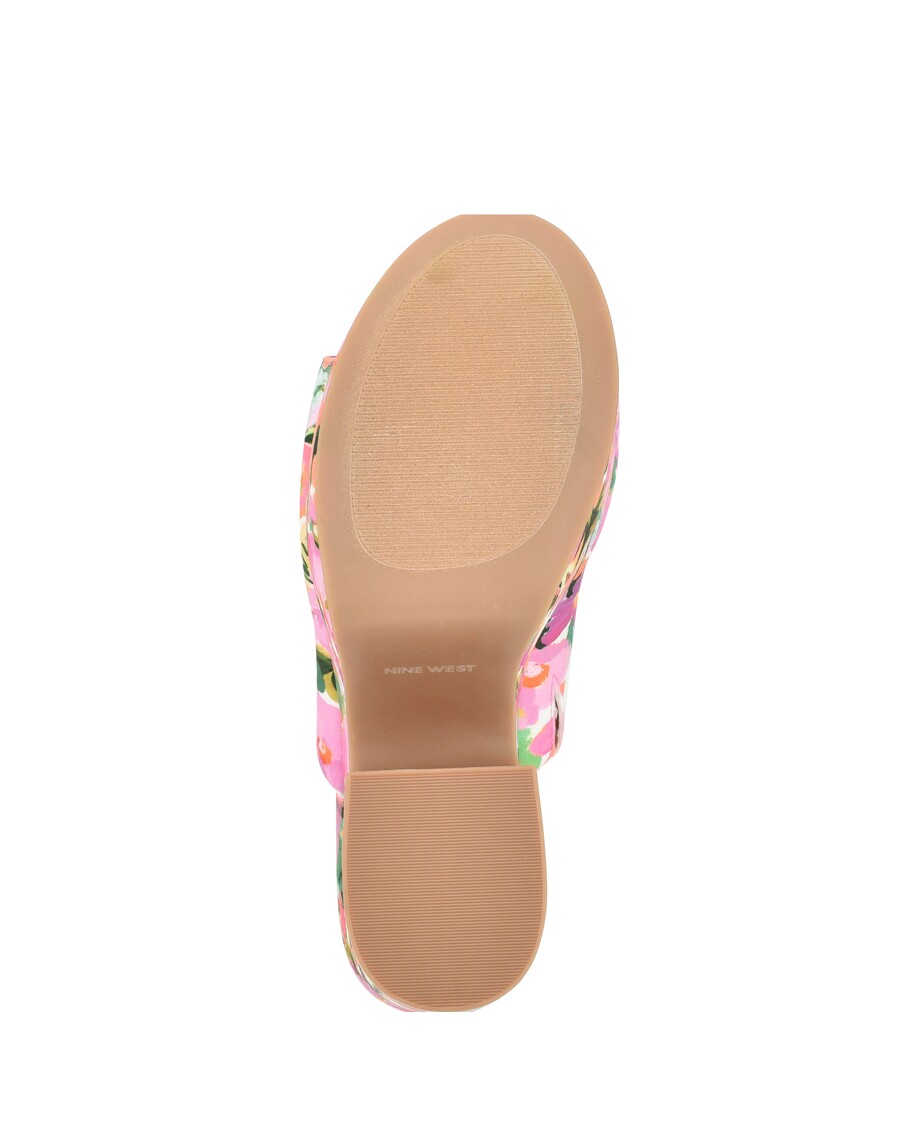 صندل منزلق بمنصة من Nine West Olley