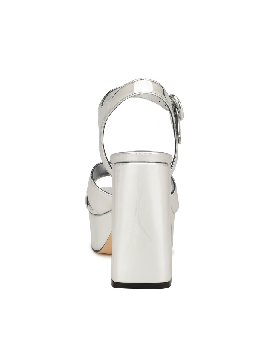 üheksa Läänevalleni Rihmaga Platvormsandaalid