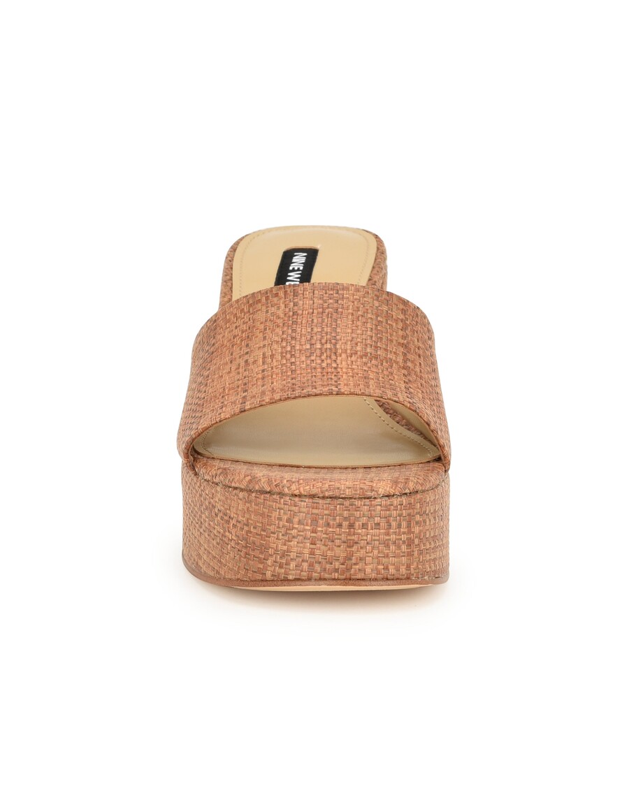 Deväť šmykľavých Sandálov Na Platforme West Boone