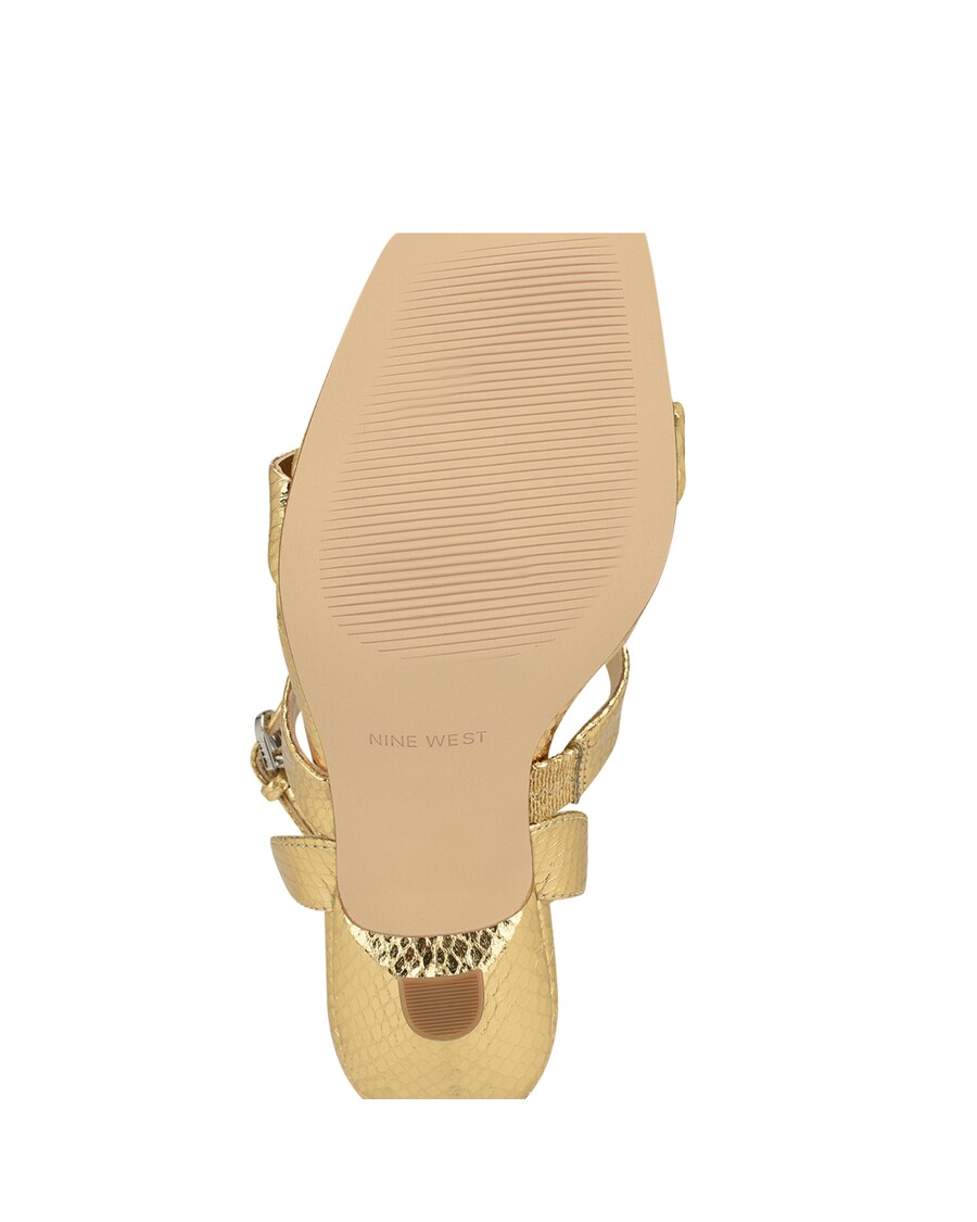 Нине вест кииа сандале са траком за глежање