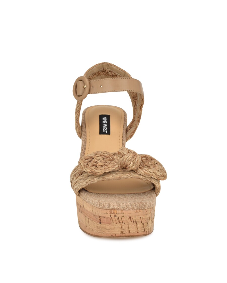 Девет сандала са платформом Вест Цомиеле