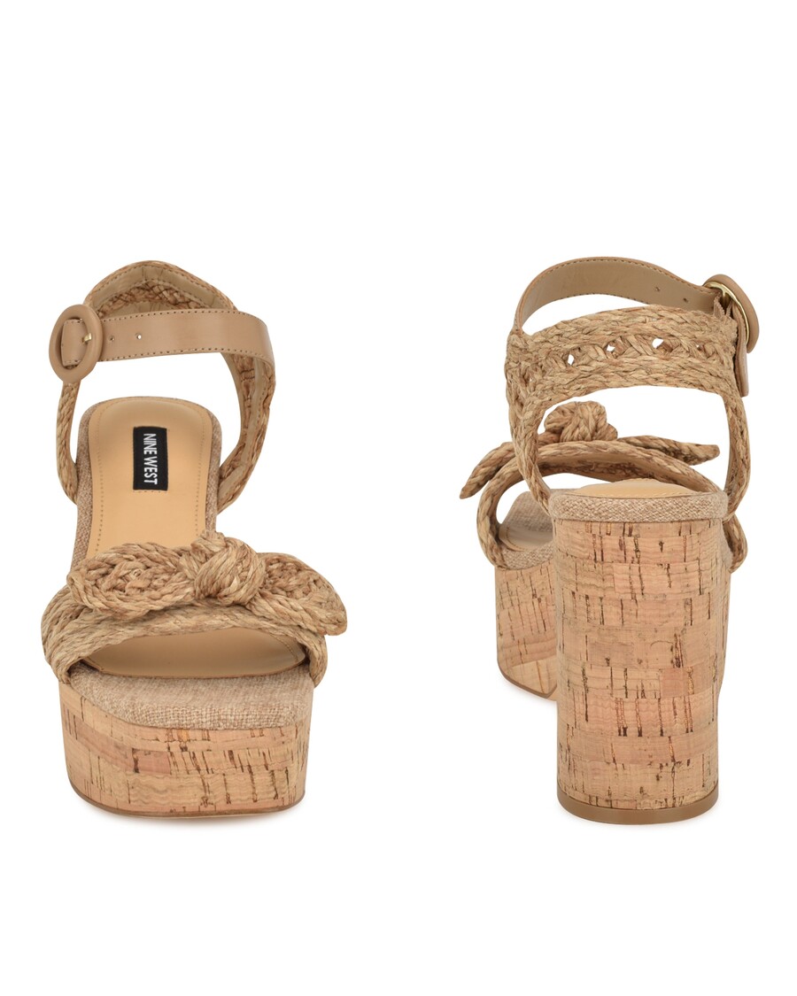 Девет сандала са платформом Вест Цомиеле