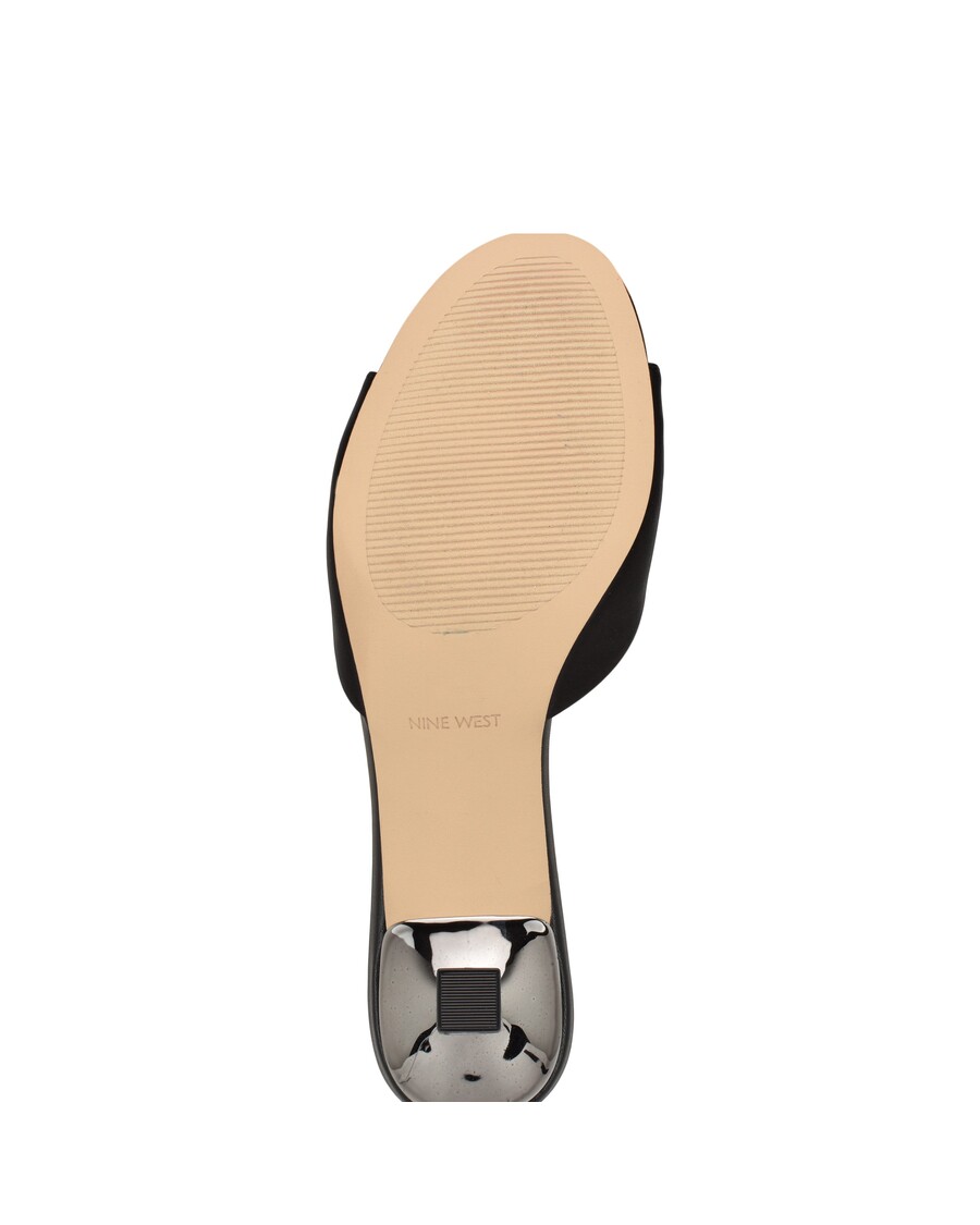 üheksa Läänedahlia Rossetti Sandaalid