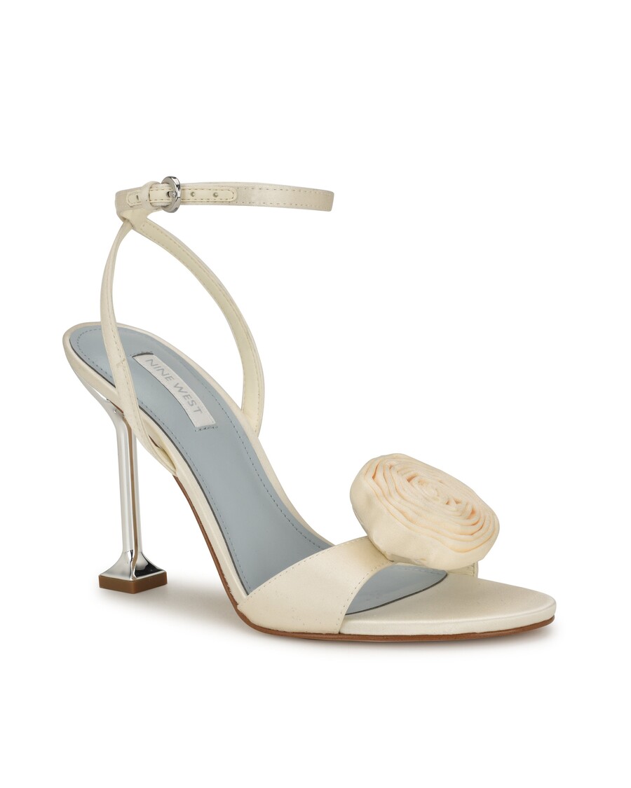 Sandały Z Paskami Na Kostce I Rozetą Dziewięć West Neve