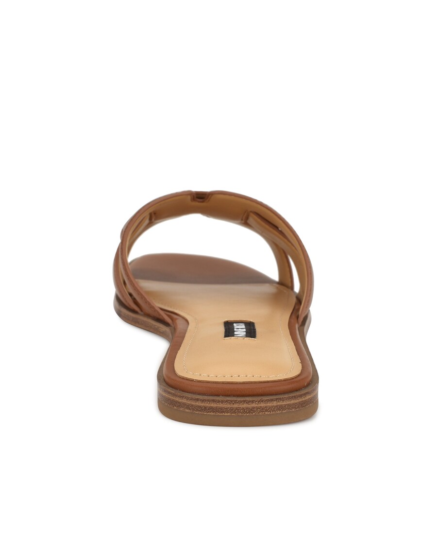 üheksa Lääne-germani Lamedat Slaidist Sandaalid