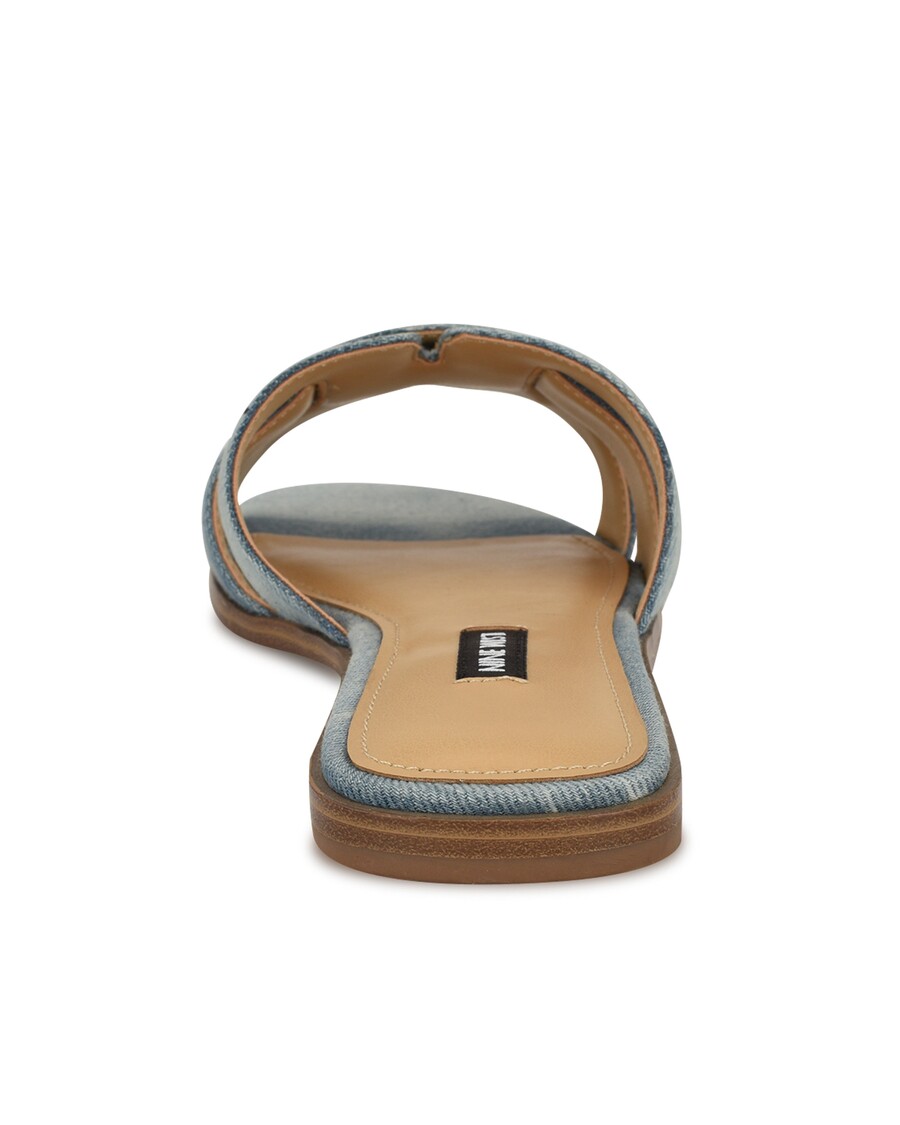 Нине вест германи равне сандале